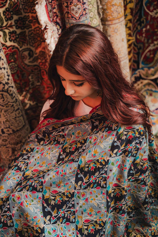 Kashmiri Kalamkari Shawl - Black Hamdan | Zari Outline - ARTISANS KASHMIR