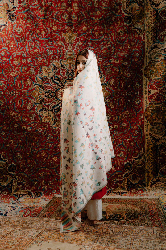 Kashmiri Kani Shawl - White | Chinar - ARTISANS KASHMIR