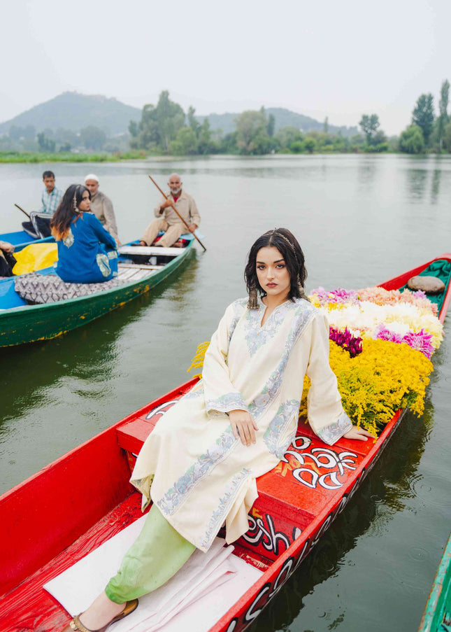 Kashmiri Aari Work Phiran - Off White - ARTISANS KASHMIR