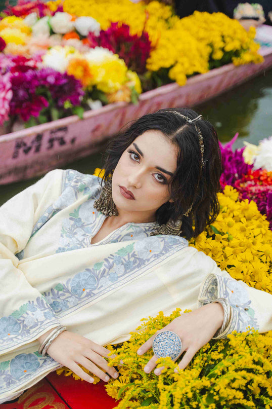 Kashmiri Aari Work Phiran - Off White - ARTISANS KASHMIR