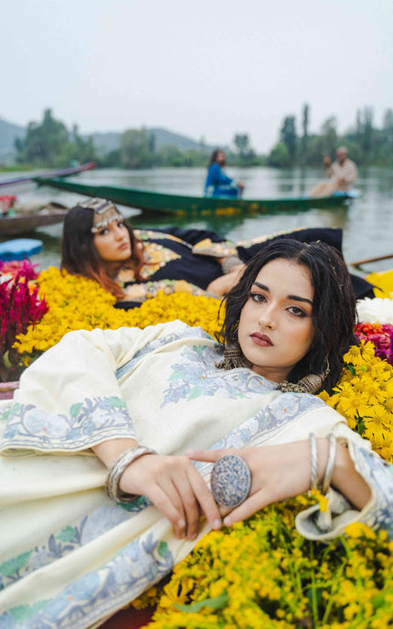 Kashmiri Aari Work Phiran - Off White - ARTISANS KASHMIR