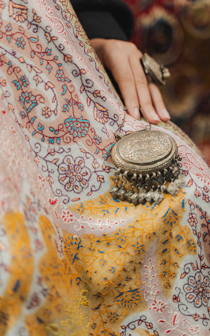 Kashmiri Kalamkari Sozni Work Shawl - White | Handmade - ARTISANS KASHMIR